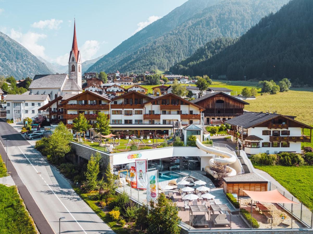 Familienhotel Huber Valles Exterior foto